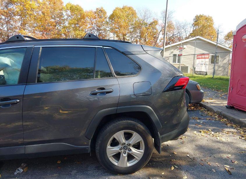 Photo 12 of 2020 Toyota Rav4 XLE (VIN 2T3P1RFV9LW128997)