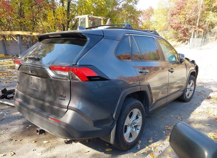 Photo 4 of 2020 Toyota Rav4 XLE (VIN 2T3P1RFV9LW128997)