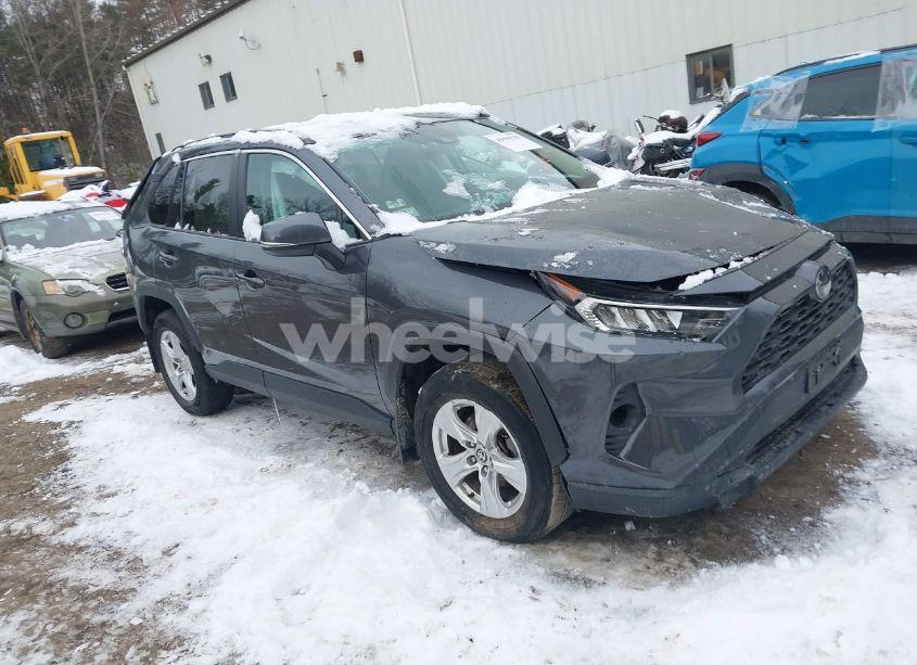 2021 Toyota Rav4 XLE (VIN 2T3P1RFV9MC172159) main photo