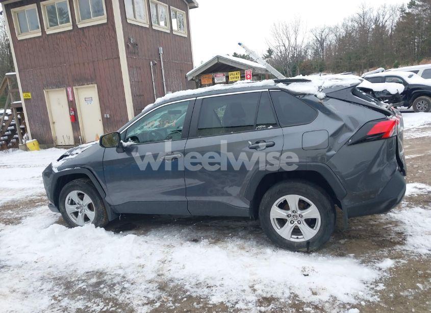 Photo 14 of 2021 Toyota Rav4 XLE (VIN 2T3P1RFV9MC172159)