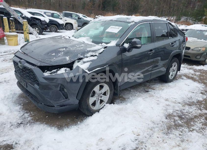Photo 2 of 2021 Toyota Rav4 XLE (VIN 2T3P1RFV9MC172159)