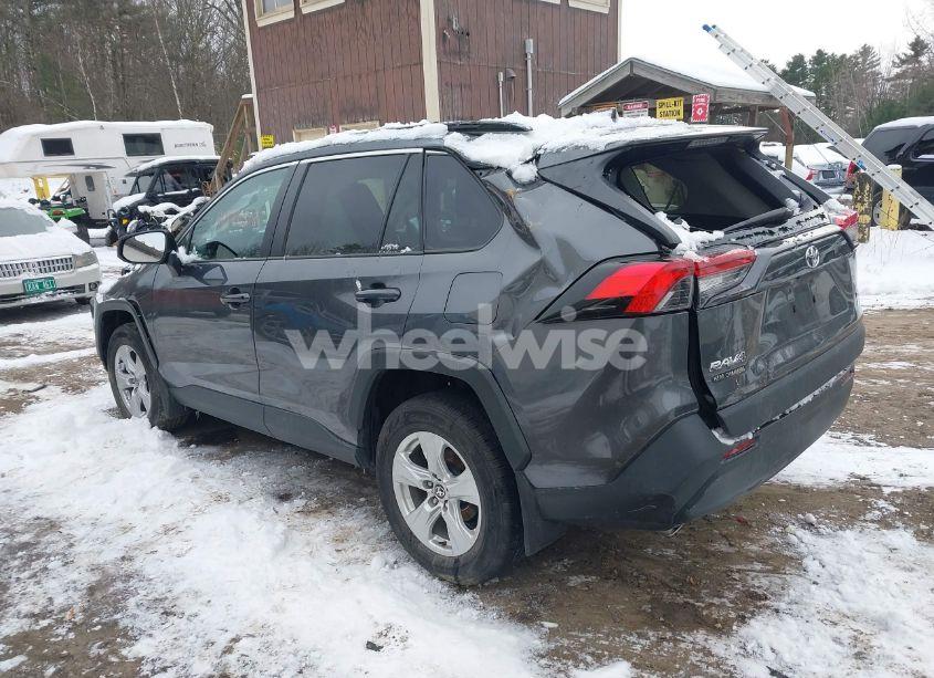 Photo 3 of 2021 Toyota Rav4 XLE (VIN 2T3P1RFV9MC172159)