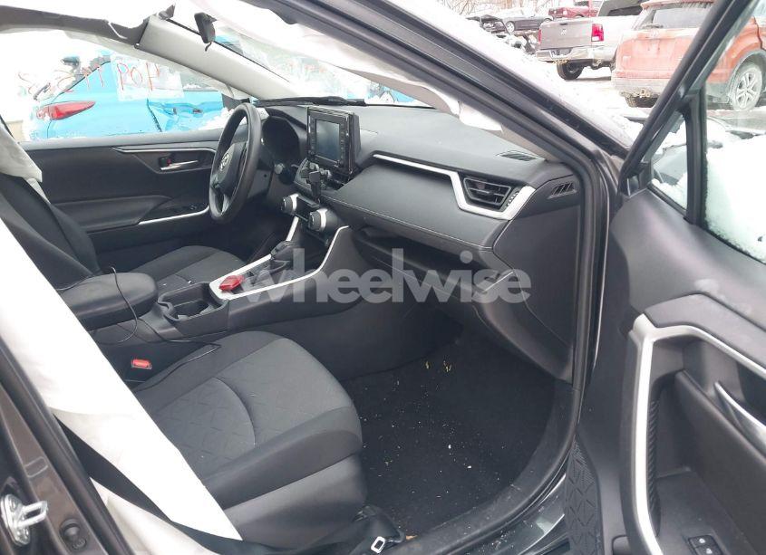 Photo 5 of 2021 Toyota Rav4 XLE (VIN 2T3P1RFV9MC172159)