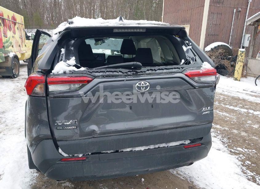 Photo 6 of 2021 Toyota Rav4 XLE (VIN 2T3P1RFV9MC172159)