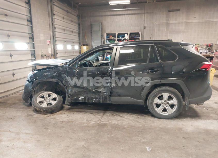 Photo 14 of 2021 Toyota Rav4 XLE (VIN 2T3P1RFV9MC203815)