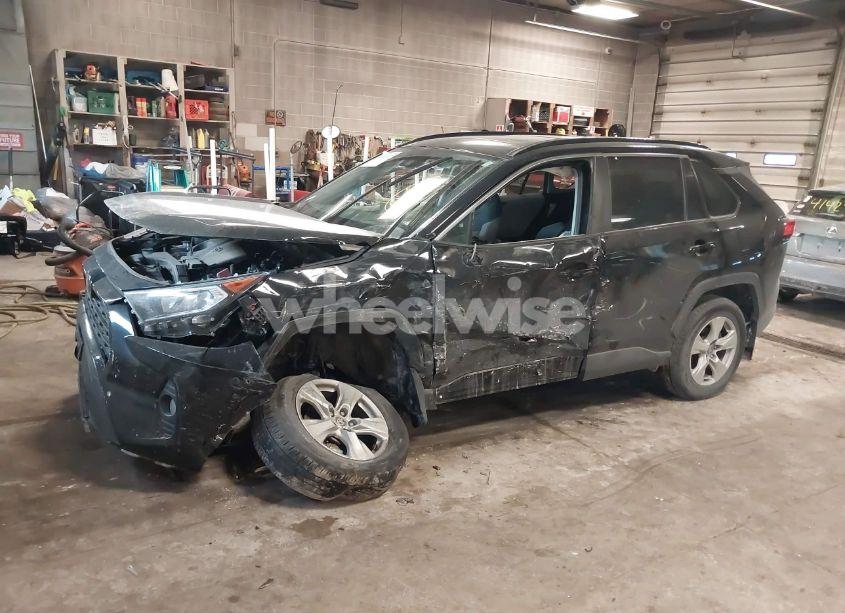 Photo 2 of 2021 Toyota Rav4 XLE (VIN 2T3P1RFV9MC203815)