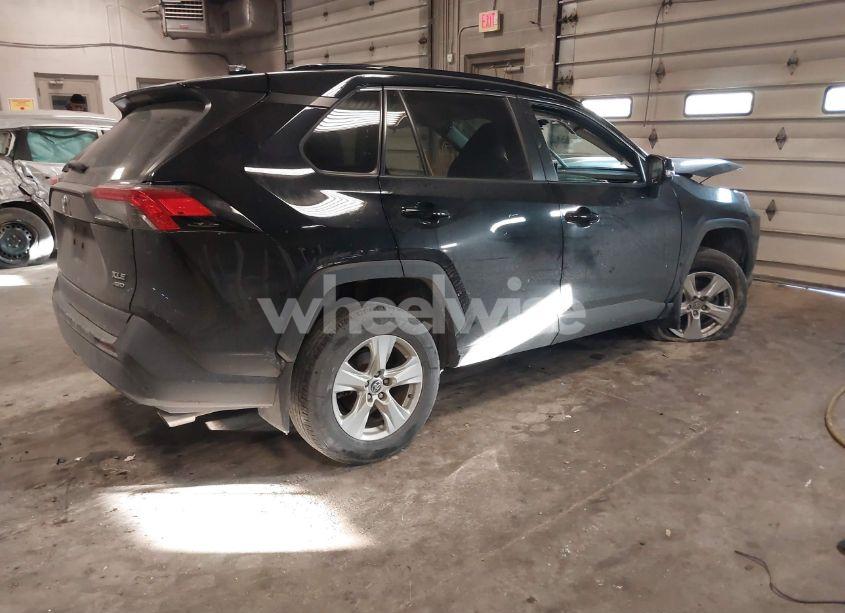 Photo 4 of 2021 Toyota Rav4 XLE (VIN 2T3P1RFV9MC203815)