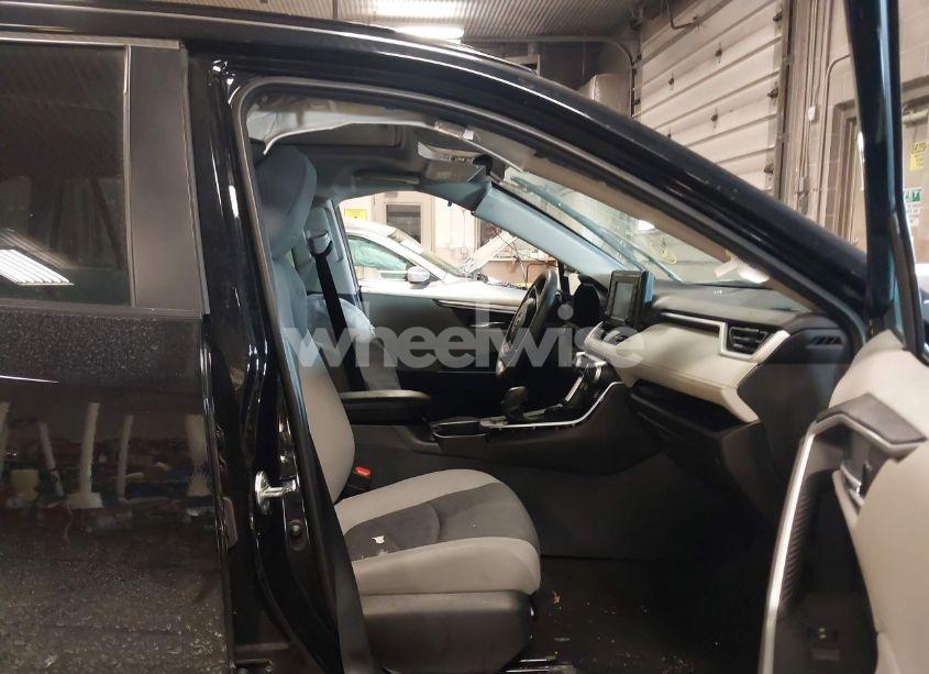 Photo 5 of 2021 Toyota Rav4 XLE (VIN 2T3P1RFV9MC203815)