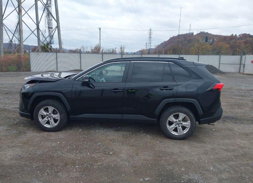 Photo 15 of 2021 Toyota Rav4 XLE (VIN 2T3P1RFV9MC242470)