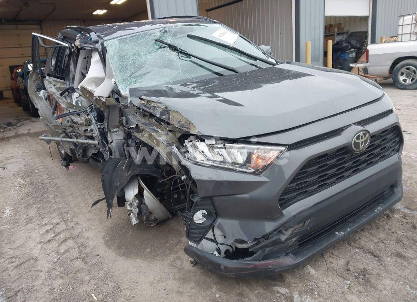 2021 Toyota Rav4 XLE (VIN 2T3P1RFV9MW152976) main photo
