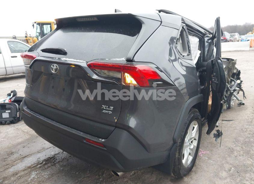 Photo 4 of 2021 Toyota Rav4 XLE (VIN 2T3P1RFV9MW152976)