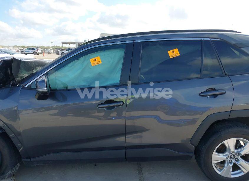 Photo 14 of 2021 Toyota Rav4 XLE (VIN 2T3P1RFV9MW161869)