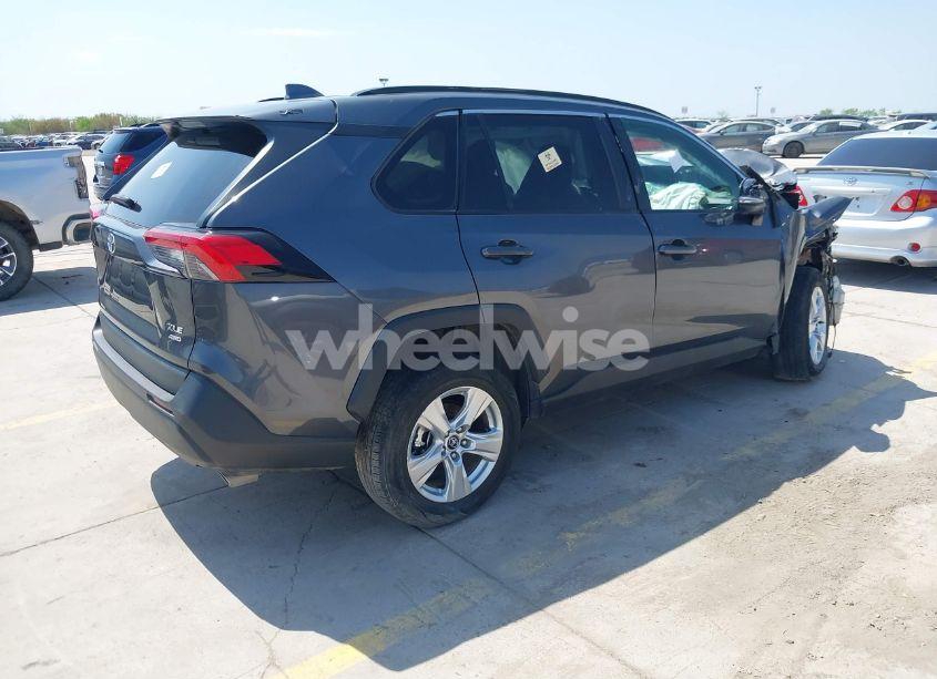 Photo 4 of 2021 Toyota Rav4 XLE (VIN 2T3P1RFV9MW161869)