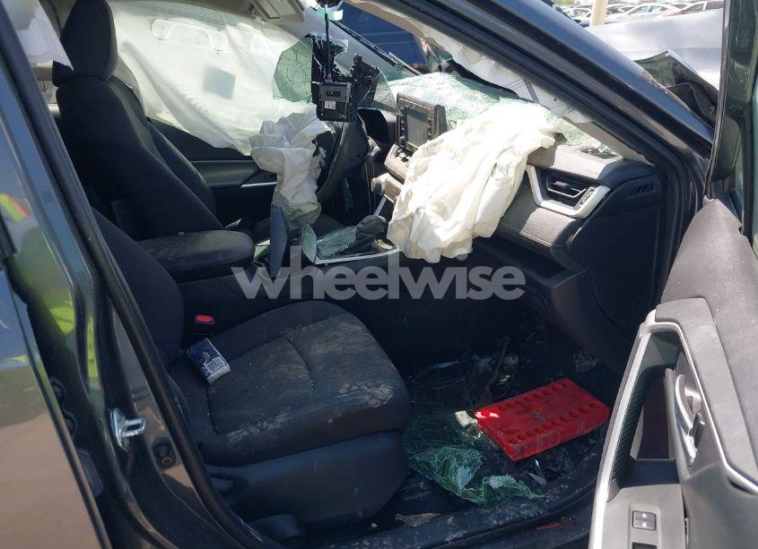 Photo 5 of 2021 Toyota Rav4 XLE (VIN 2T3P1RFV9MW161869)