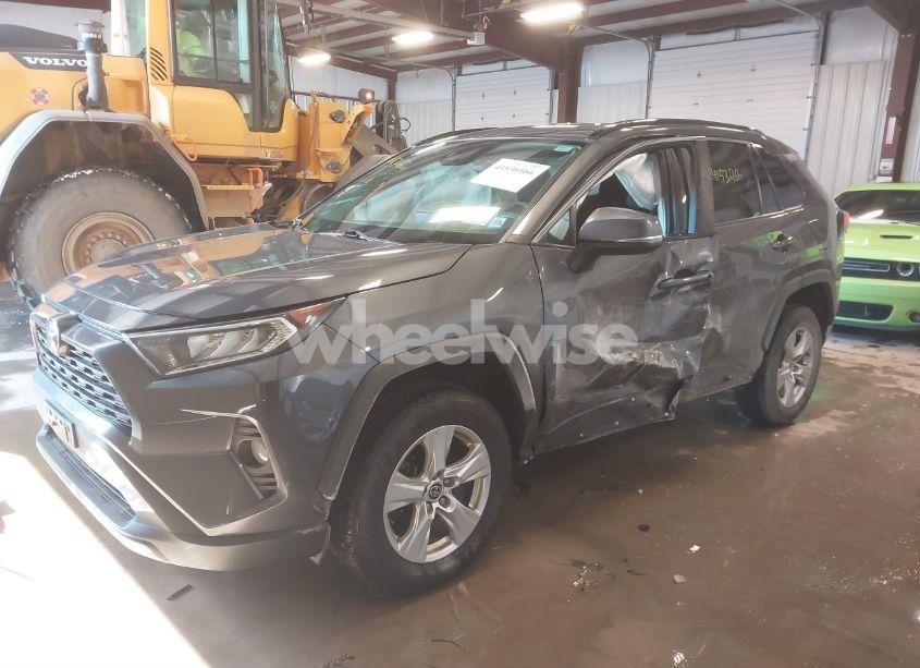 Photo 2 of 2021 Toyota Rav4 XLE (VIN 2T3P1RFV9MW179319)