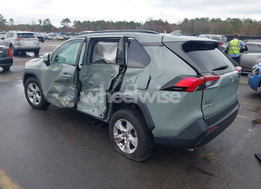 Photo 3 of 2021 Toyota Rav4 XLE (VIN 2T3P1RFV9MW203411)