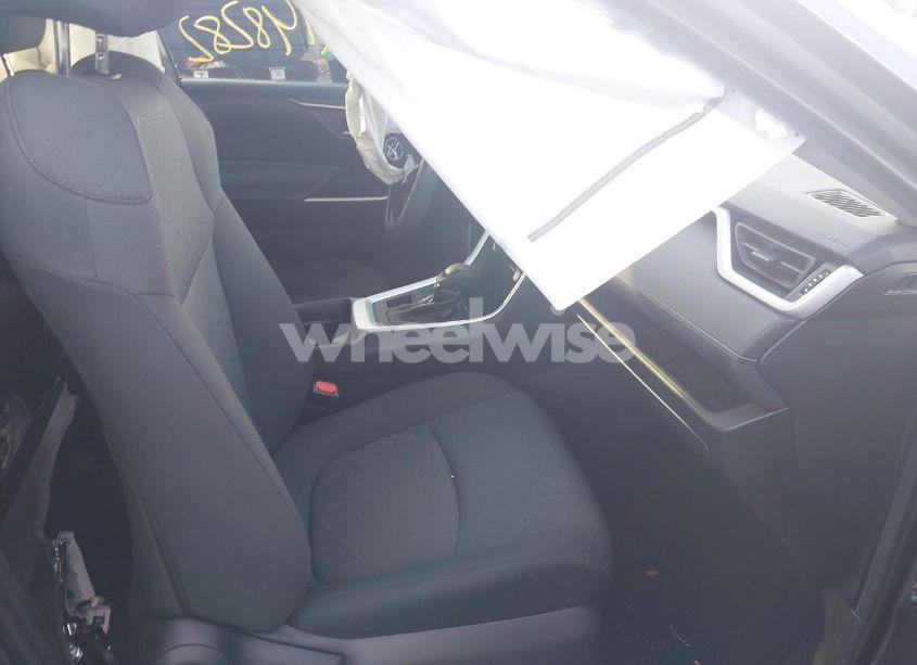 Photo 5 of 2021 Toyota Rav4 XLE (VIN 2T3P1RFV9MW207782)