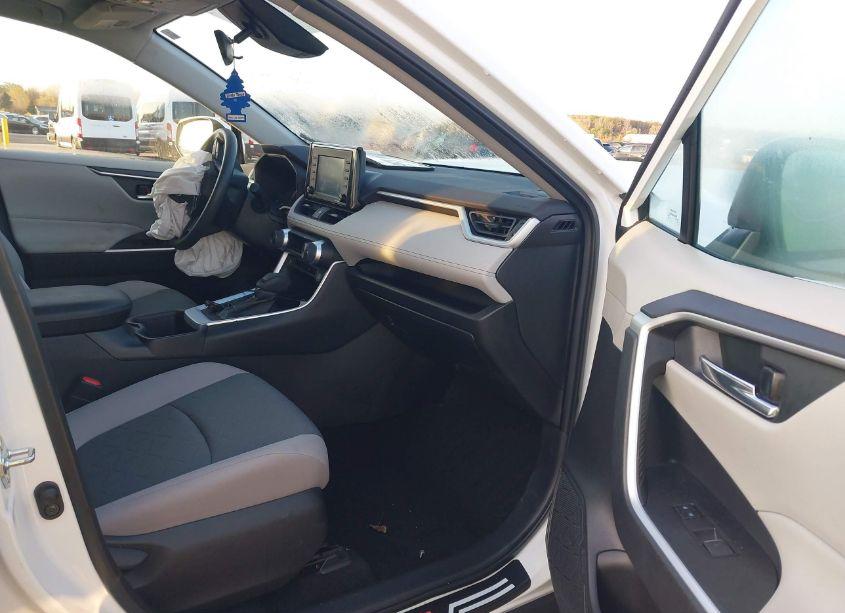 Photo 5 of 2022 Toyota Rav4 XLE (VIN 2T3P1RFV9NC269623)