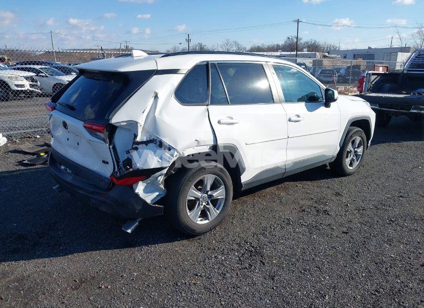 Photo 4 of 2022 Toyota Rav4 XLE (VIN 2T3P1RFV9NW257552)