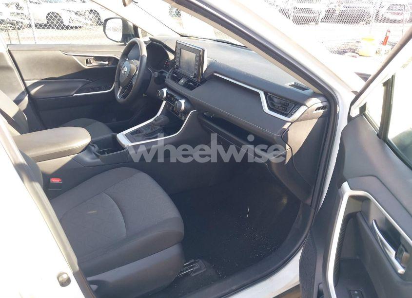 Photo 5 of 2022 Toyota Rav4 XLE (VIN 2T3P1RFV9NW257552)