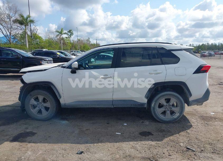 Photo 14 of 2022 Toyota Rav4 XLE (VIN 2T3P1RFV9NW266137)