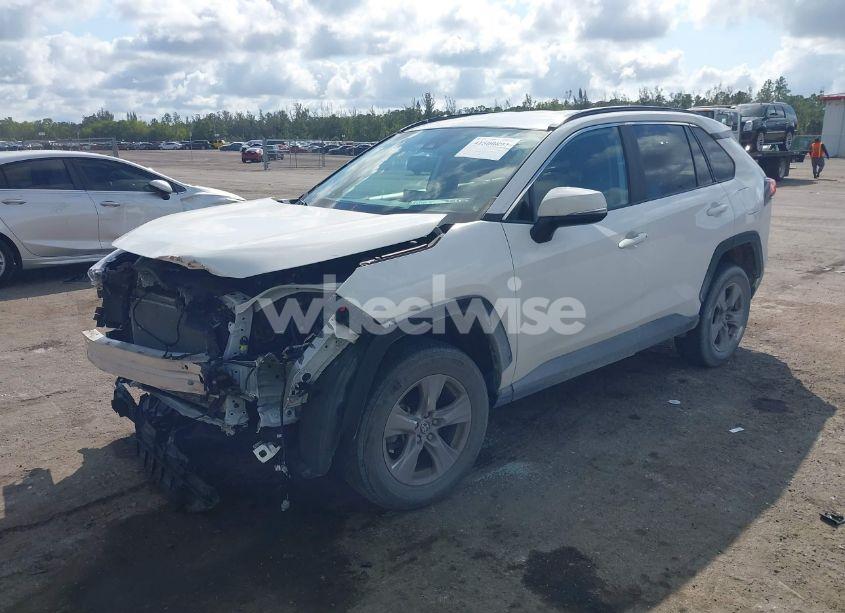 Photo 2 of 2022 Toyota Rav4 XLE (VIN 2T3P1RFV9NW266137)