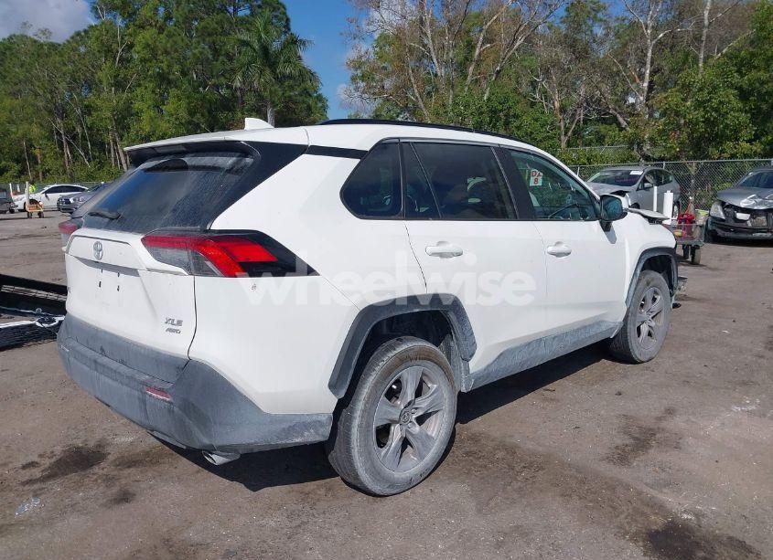 Photo 4 of 2022 Toyota Rav4 XLE (VIN 2T3P1RFV9NW266137)