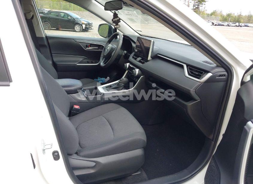 Photo 5 of 2024 Toyota Rav4 XLE (VIN 2T3P1RFV9RC396250)