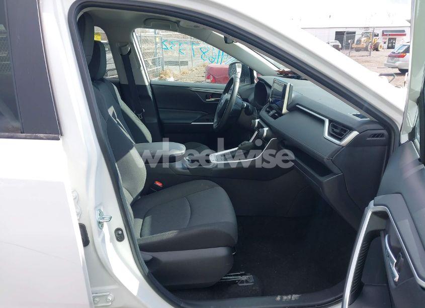 Photo 5 of 2024 Toyota Rav4 XLE (VIN 2T3P1RFV9RC447150)