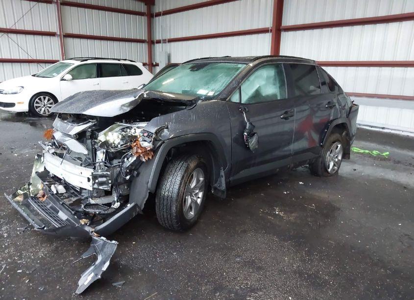 Photo 2 of 2024 Toyota Rav4 XLE (VIN 2T3P1RFV9RW420710)