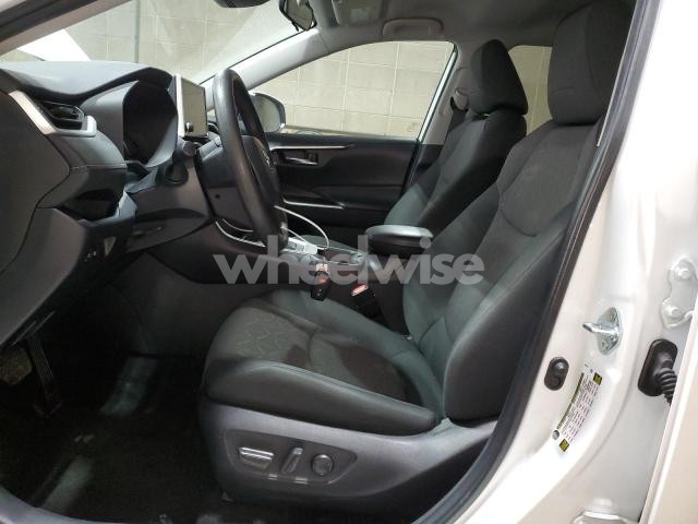 Photo 3 of 2024 TOYOTA RAV4 XLE (VIN 2T3P1RFV9RW453772)