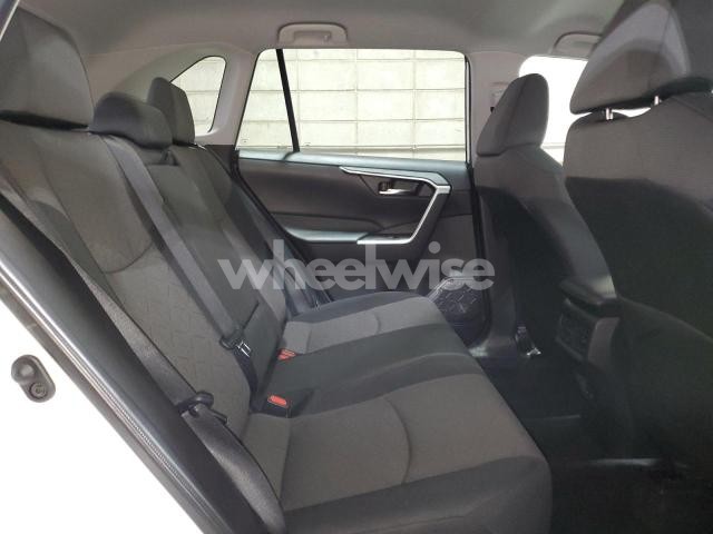 Photo 4 of 2024 TOYOTA RAV4 XLE (VIN 2T3P1RFV9RW453772)