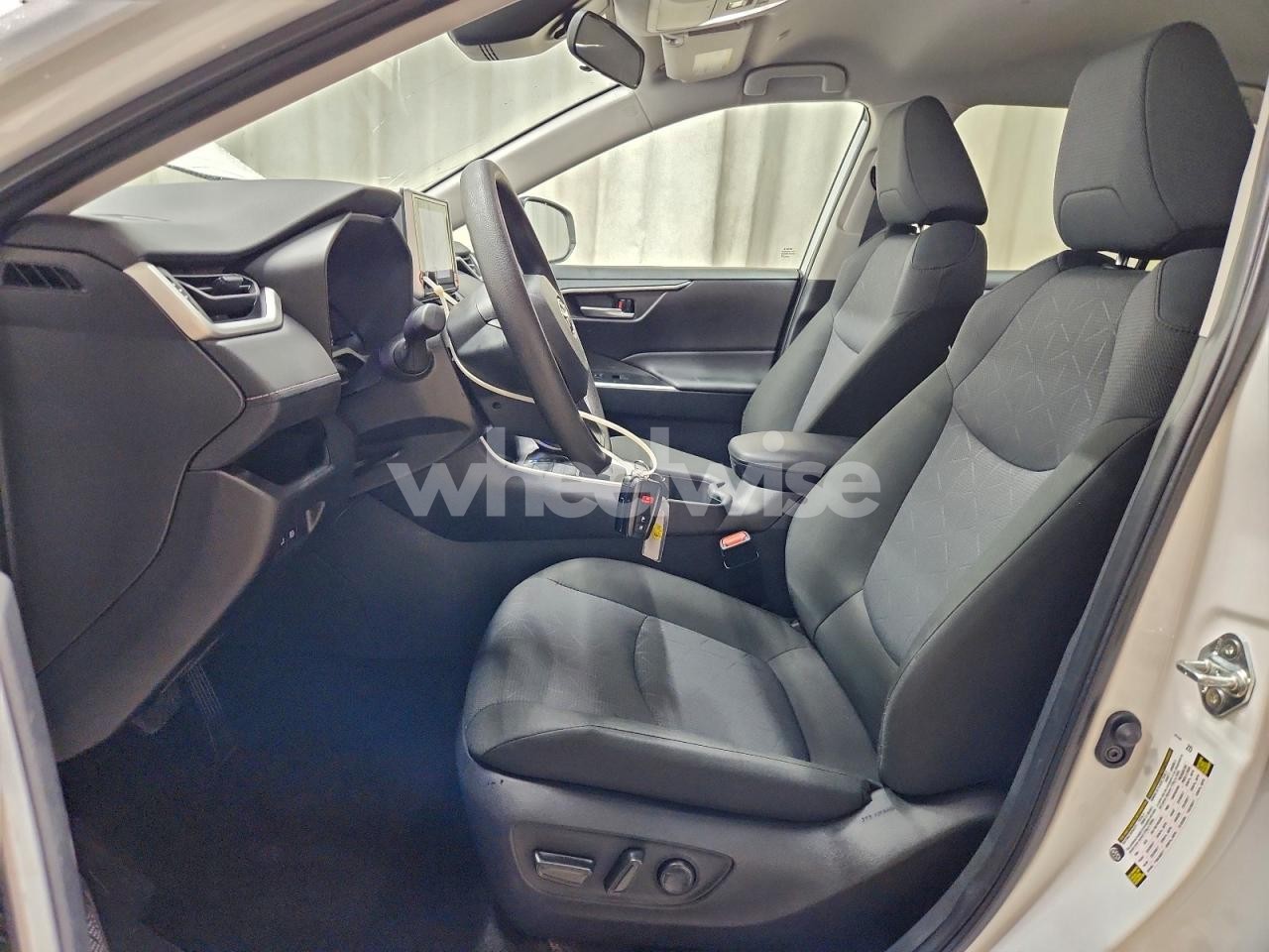 Photo 7 of 2025 TOYOTA RAV4 XLE (VIN 2T3P1RFV9SW545115)