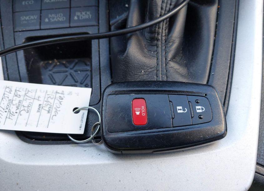 Photo 11 of 2019 Toyota Rav4 XLE (VIN 2T3P1RFVXKC039696)