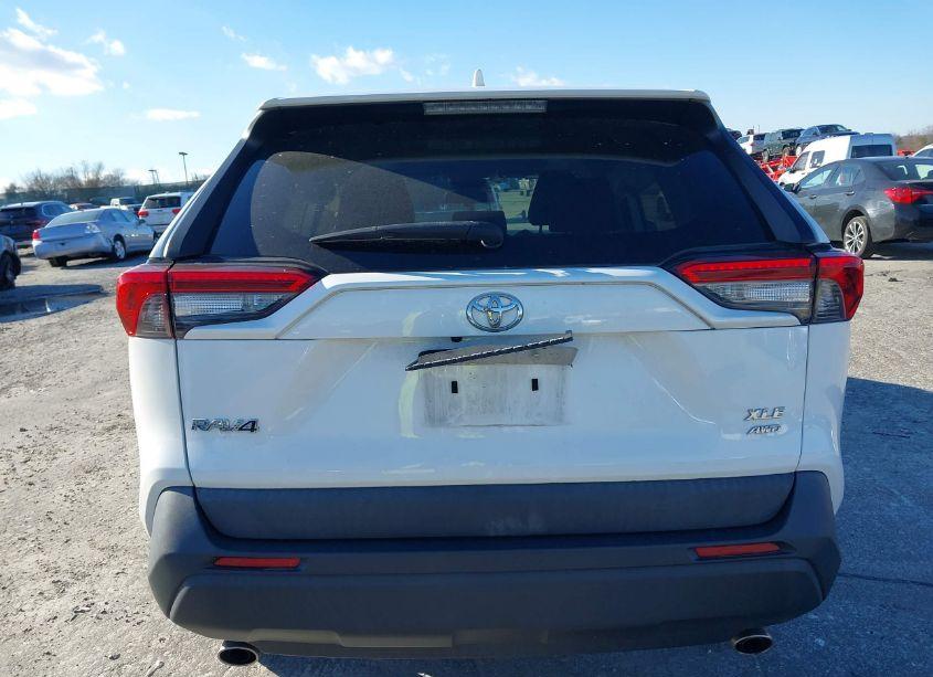 Photo 16 of 2019 Toyota Rav4 XLE (VIN 2T3P1RFVXKC039696)
