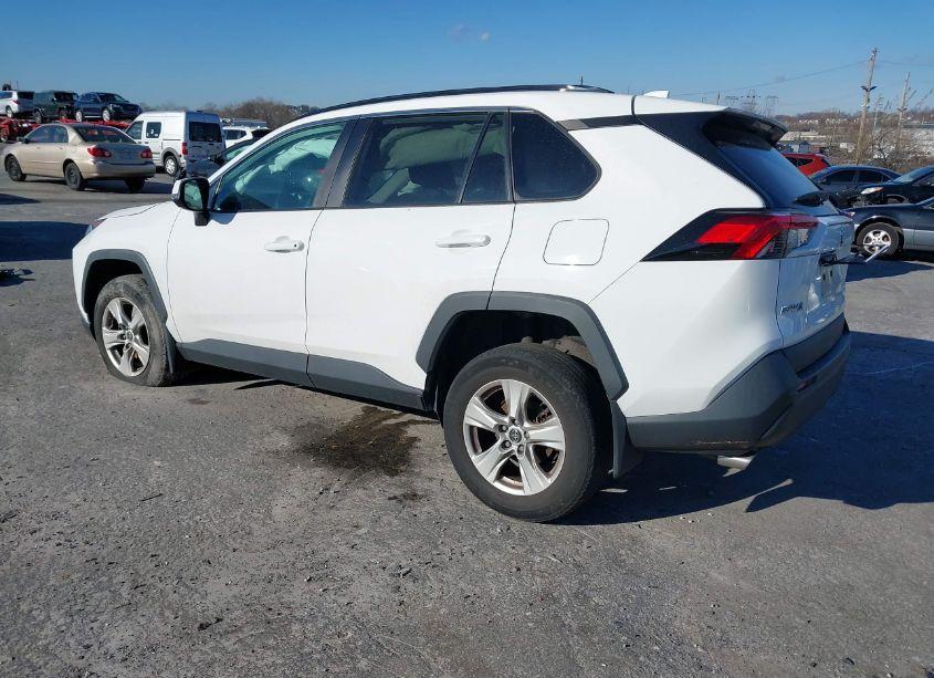 Photo 3 of 2019 Toyota Rav4 XLE (VIN 2T3P1RFVXKC039696)