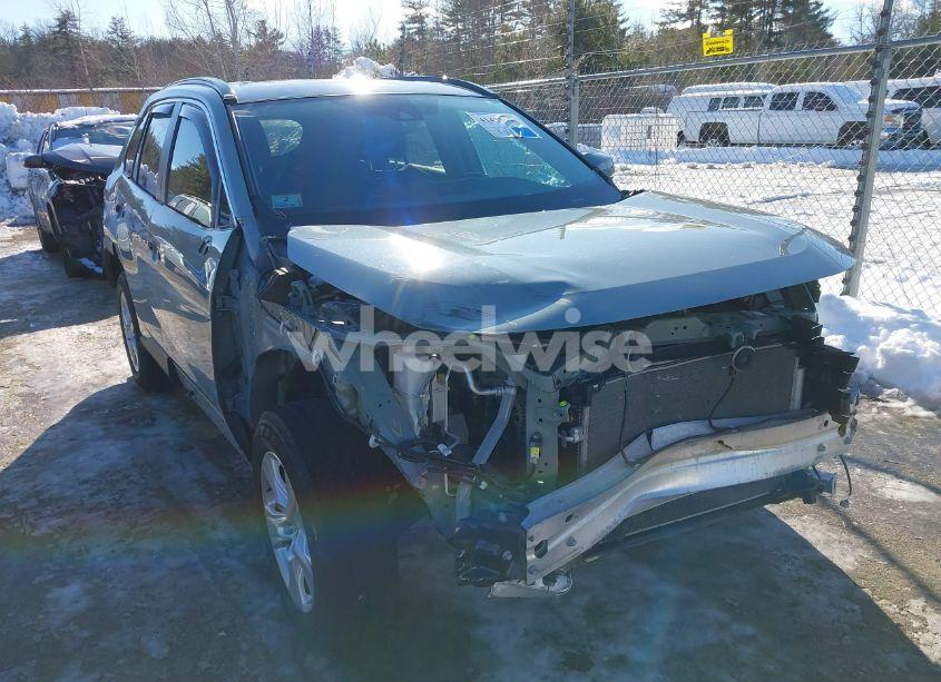 2019 Toyota Rav4 XLE (VIN 2T3P1RFVXKW052589) main photo