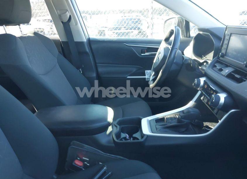 Photo 5 of 2019 Toyota Rav4 XLE (VIN 2T3P1RFVXKW052589)