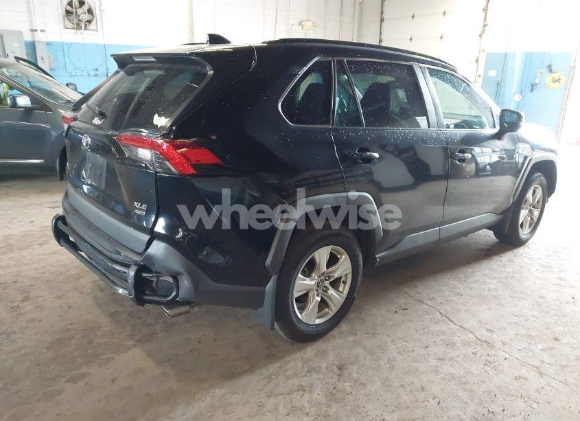 Photo 4 of 2020 Toyota Rav4 XLE (VIN 2T3P1RFVXLC069847)