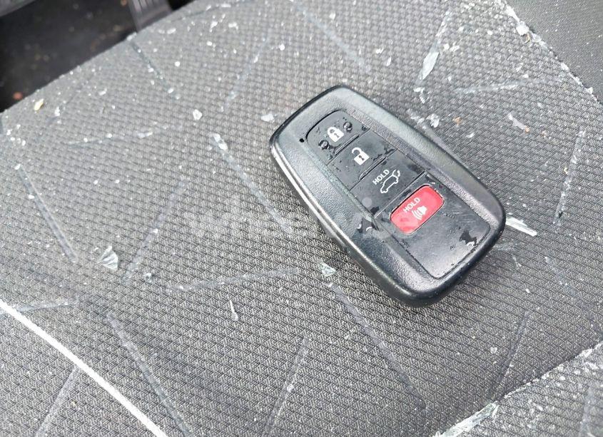 Photo 11 of 2020 Toyota Rav4 XLE (VIN 2T3P1RFVXLW106233)