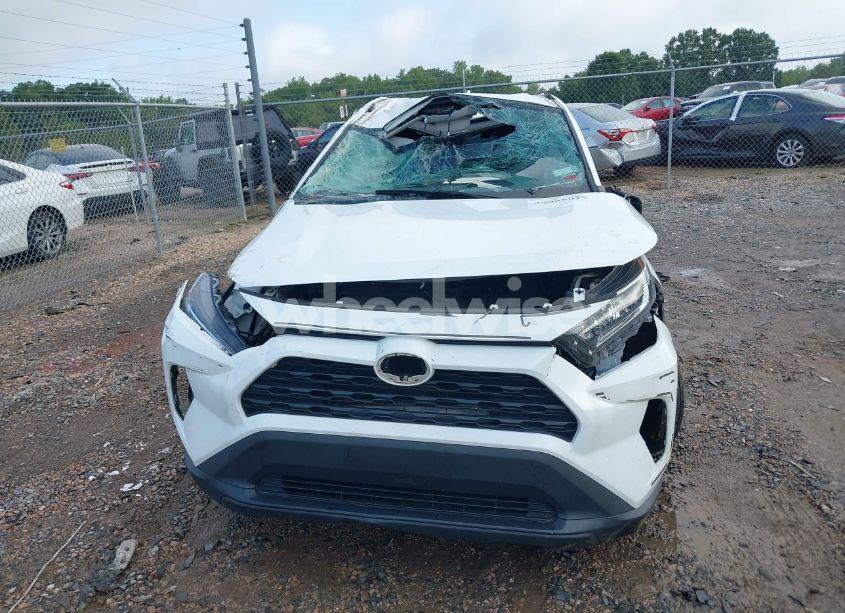 Photo 12 of 2020 Toyota Rav4 XLE (VIN 2T3P1RFVXLW106233)