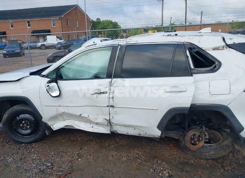 Photo 14 of 2020 Toyota Rav4 XLE (VIN 2T3P1RFVXLW106233)