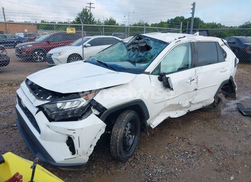 Photo 2 of 2020 Toyota Rav4 XLE (VIN 2T3P1RFVXLW106233)