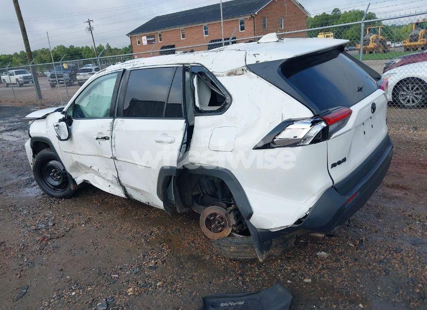 Photo 3 of 2020 Toyota Rav4 XLE (VIN 2T3P1RFVXLW106233)