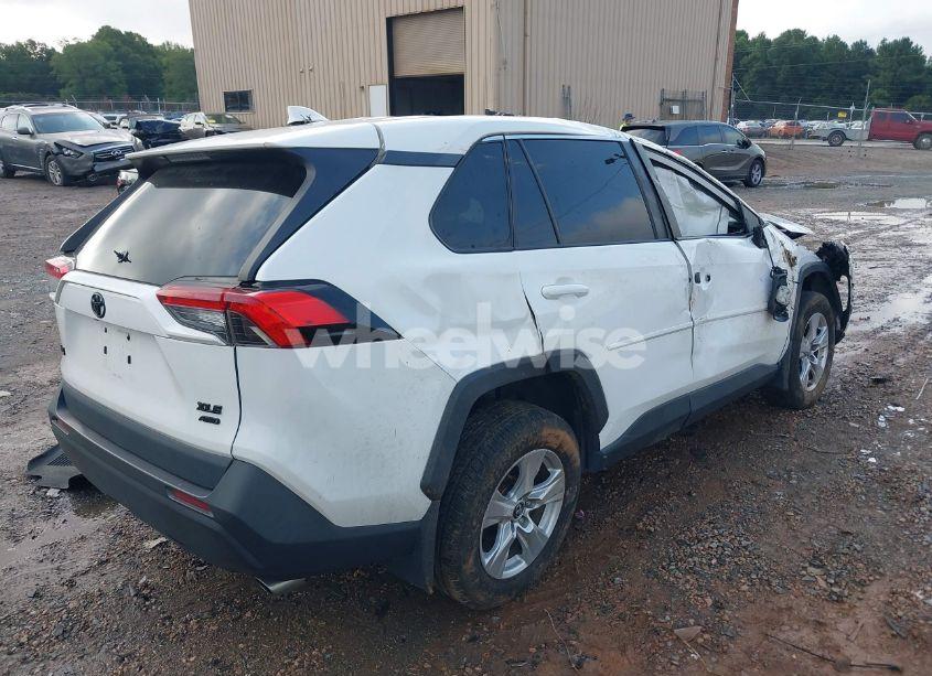 Photo 4 of 2020 Toyota Rav4 XLE (VIN 2T3P1RFVXLW106233)