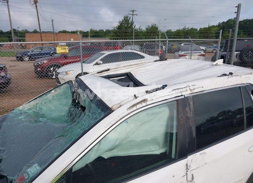 Photo 6 of 2020 Toyota Rav4 XLE (VIN 2T3P1RFVXLW106233)