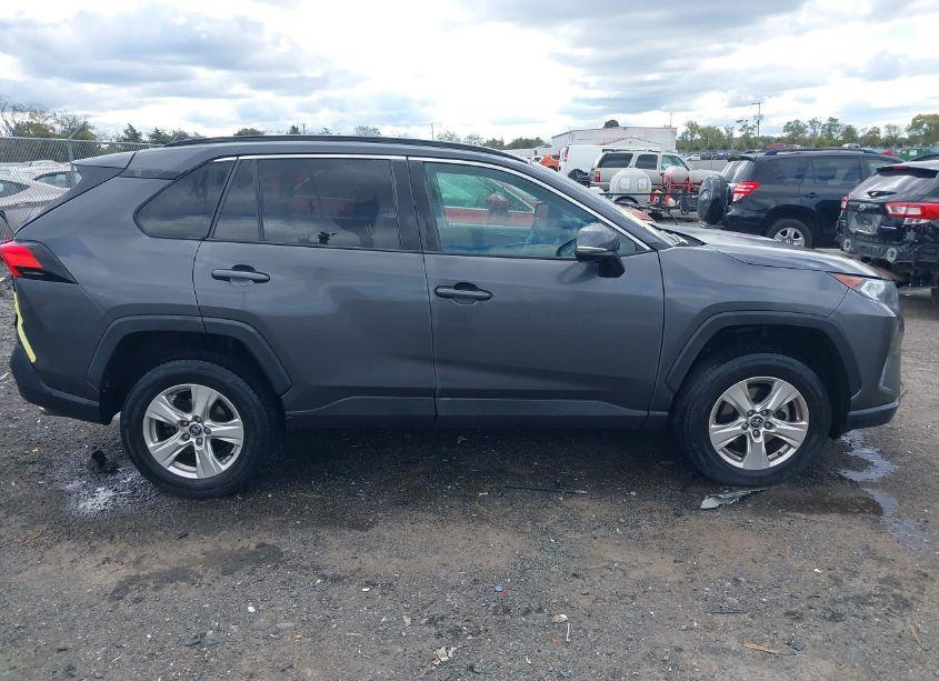 Photo 14 of 2020 Toyota Rav4 XLE (VIN 2T3P1RFVXLW119449)