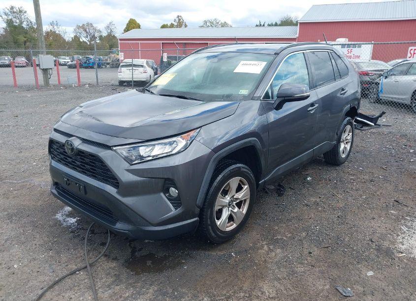 Photo 2 of 2020 Toyota Rav4 XLE (VIN 2T3P1RFVXLW119449)