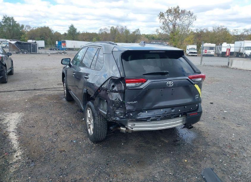 Photo 3 of 2020 Toyota Rav4 XLE (VIN 2T3P1RFVXLW119449)