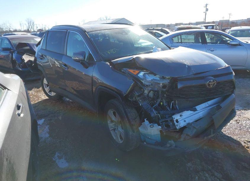 2021 Toyota Rav4 XLE (VIN 2T3P1RFVXMC147254) main photo